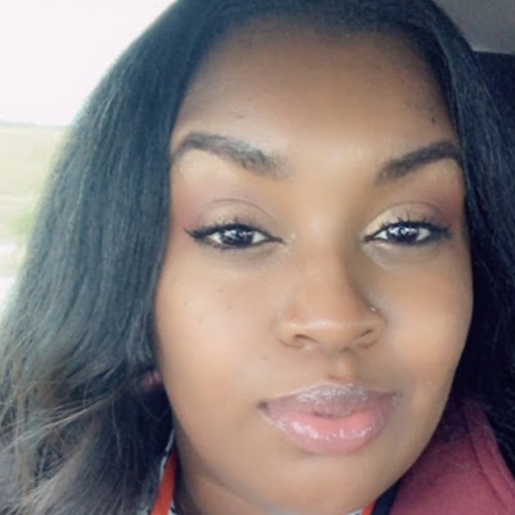 Meet your Posher, Sabrina - Picture 1 of 1